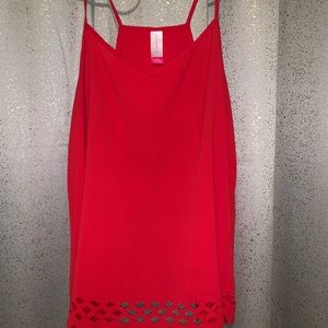Summer tank top with open scallop back